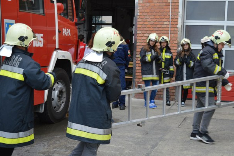 Ifjú tűzoltópalánták versengtek