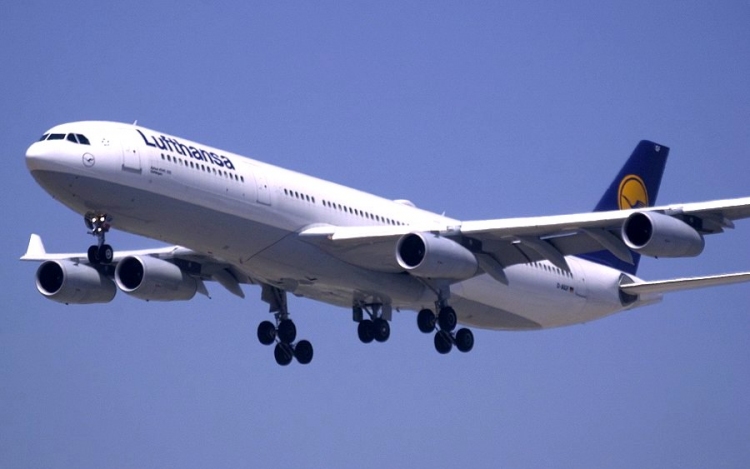 Budapesten szakította meg útját a Lufthansa egyik járata