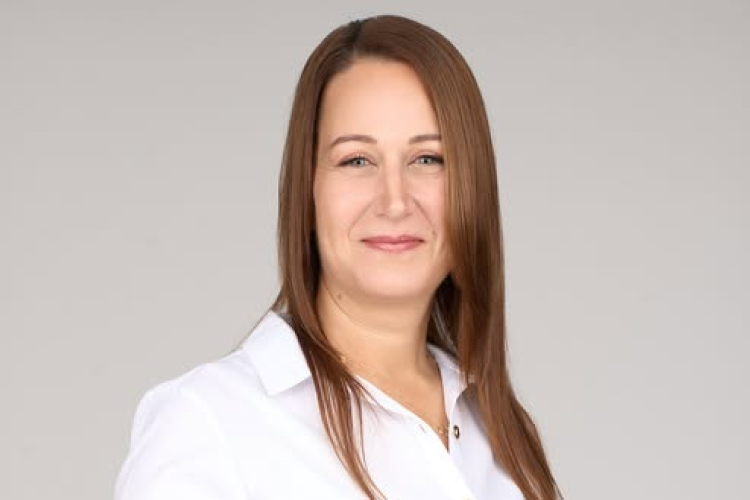 Ujvári Szilvia: Takács Péter úgy lenne jelen a körzetben, mint Columbo felesége