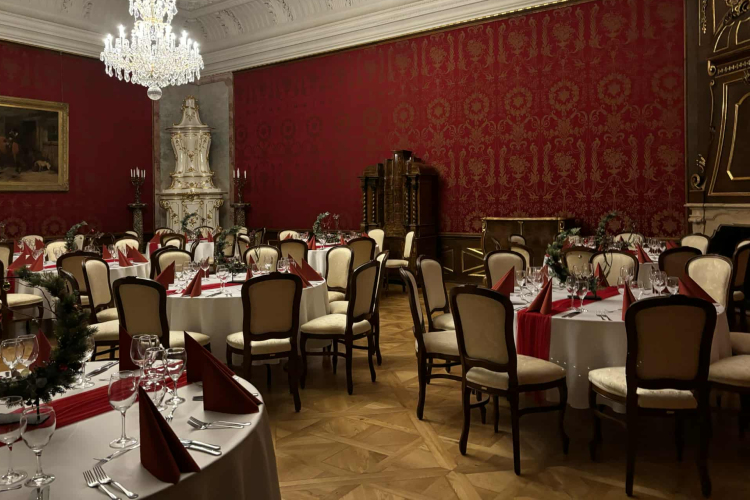 Lovas bál az Esterházy-kastélyban - Az impozáns barokk enteriőrökben várnak minden érdeklődőt