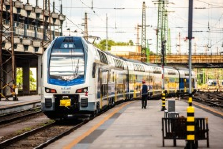 Megnövelt férőhellyel és többletjáratokkal készül a MÁV-csoport a nemzeti ünnepre