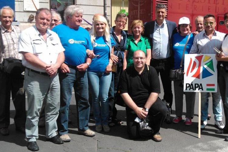 A Demokratikus Koalíció önállóan folytatja Pápán