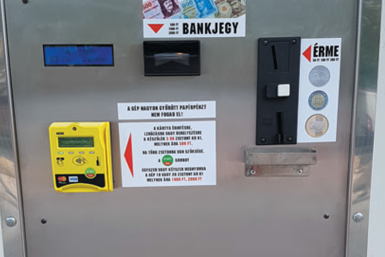 Vizet folyatott az autómosó pénzbedobó nyílásába, több százezres kárt okozott