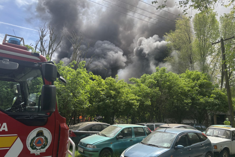 Melléképület, autók és gumik lángoltak Mátyusházán