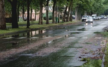 Országszerte intenzív esőzések várhatók