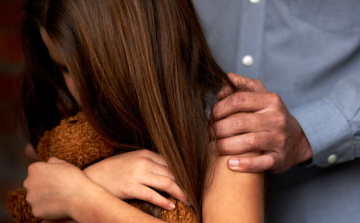 Saját gyermekét abuzálta a pedofil apa