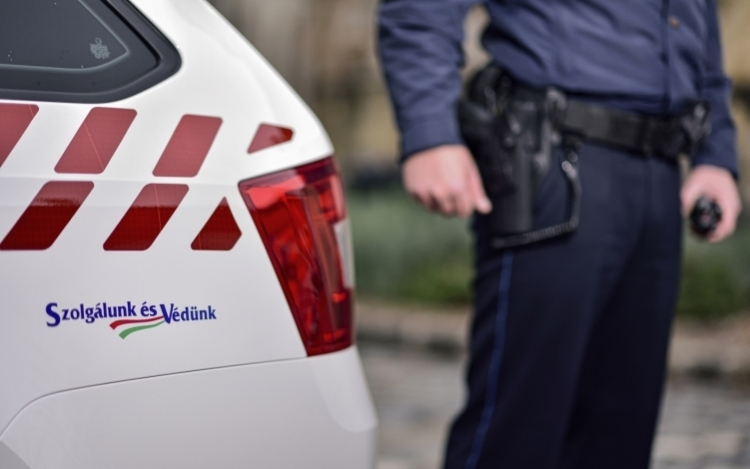 Halálra késeltek egy embert az egyik Pápa környéki faluban 