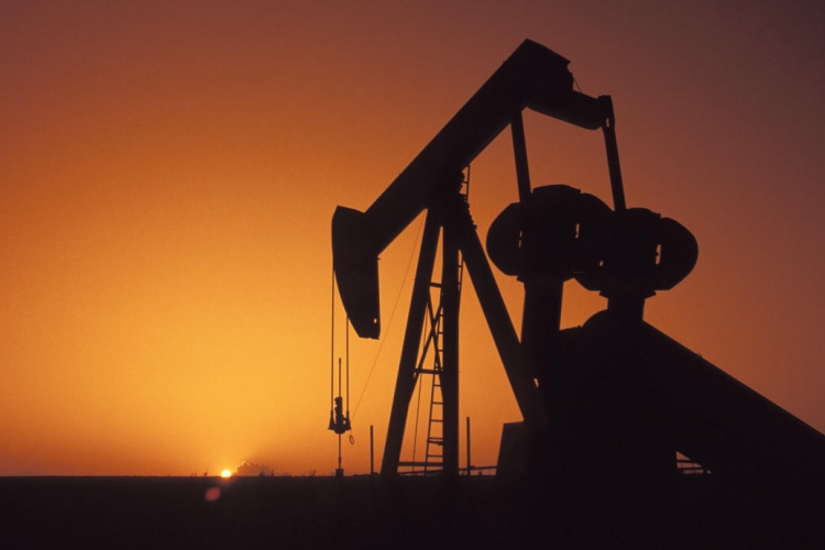 Amerikai képviselők sürgetik Szaúd-Arábiát olajkitermelése csökkentésére 