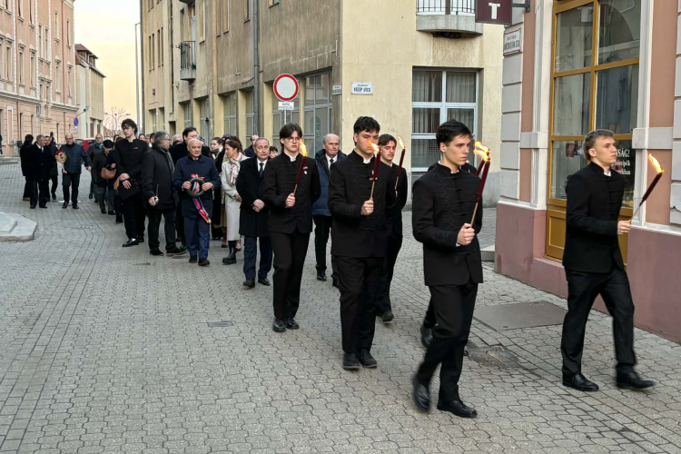 A kommunista diktatúrák áldozataira emlékeztek Pápán