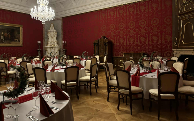 Lovas bál az Esterházy-kastélyban - Az impozáns barokk enteriőrökben várnak minden érdeklődőt