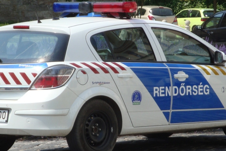 Sikeresen újraélesztettek egy idős nőt a mezőcsáti rendőrök