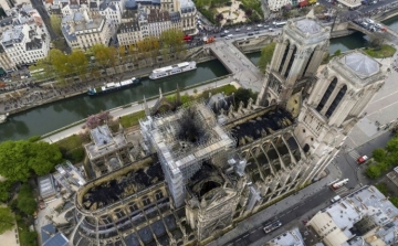 Elfogadta a Notre-Dame helyreállításáról szóló törvényt