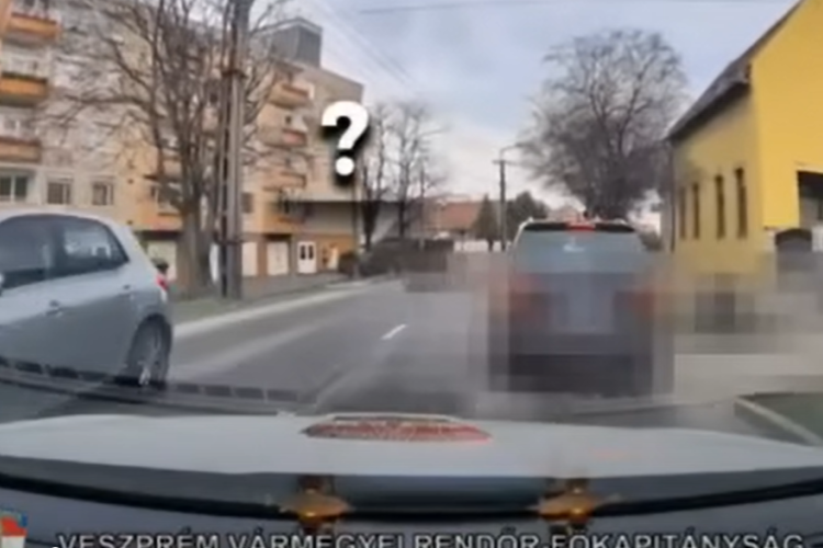Több pápai közlekedő akadályozta a szirénázó, balesethez igyekvő rendőrautót - Videó