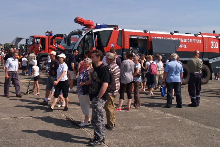 A Fő térre költöznek a katonák