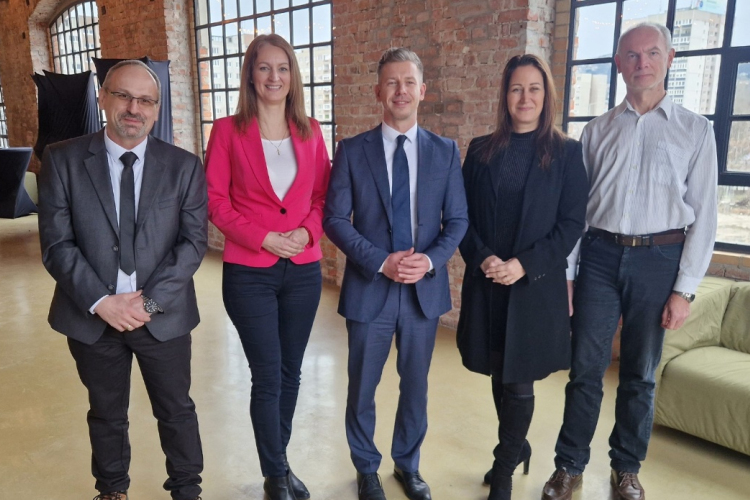 Ujvári Szilvia és Forsthoffer Ágnes személyes kapcsolatáról ír a kormánypárti sajtó