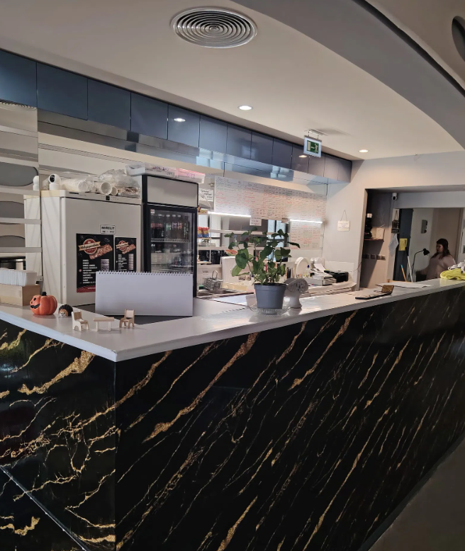 Szomszéd Kávézó és Rendezvényhelyszín - Pápa