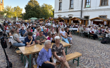 Megnyílt az idei Cicege és Borfesztivál