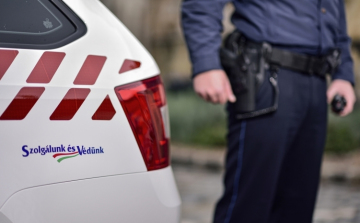 Le akarta nyúlni a javításra átvett autót