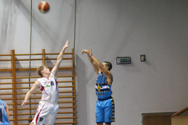 Szoros meccsen maradt alul a Motax-Pápai KC