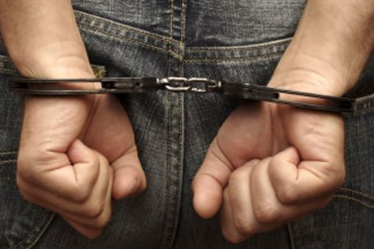 A Veszprémi Törvényszék körözte, Pápán állították elő