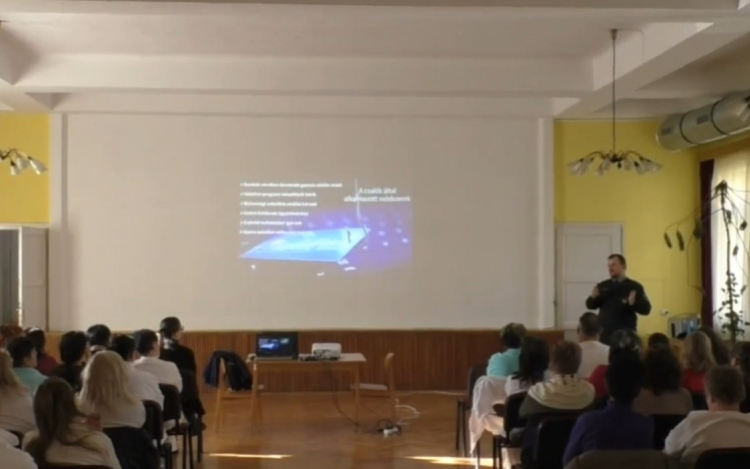 Digitális csapdák között