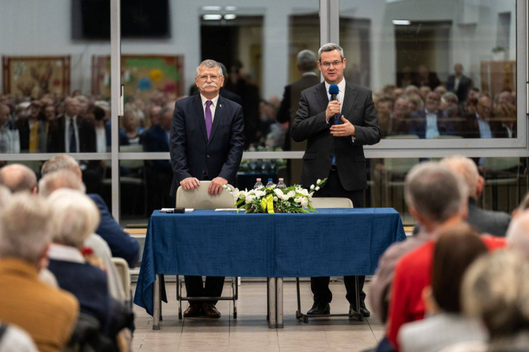 Bejelentették Takács Péter választókerületi elnökségét Pápán