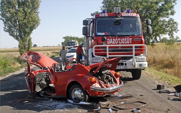 Hármas karambol az 51-es főúton Áporkánál