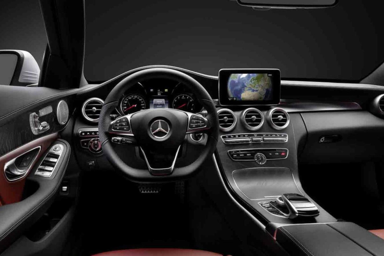 Milliós értékben lopta a műbőrt a pápai üzemből - Jogerős ítélet született