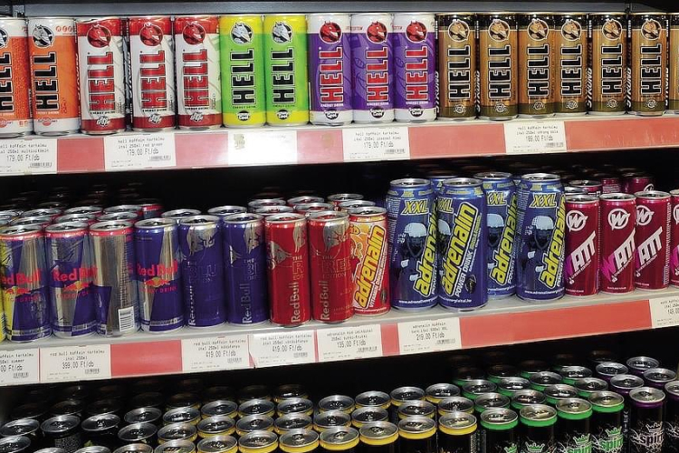 Ficsak: pozitív lépés, hogy a kormány mérlegeli a 18 év alatti fiatalok számára az energiaitalok betiltását