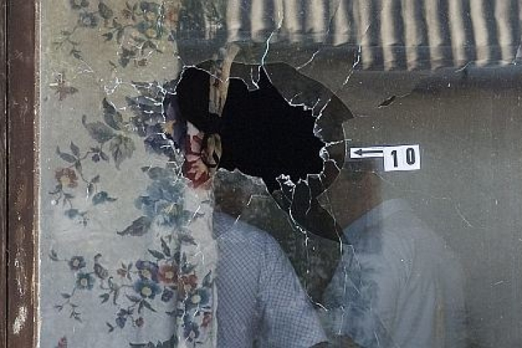 Betörte egy pápai ház ablakát