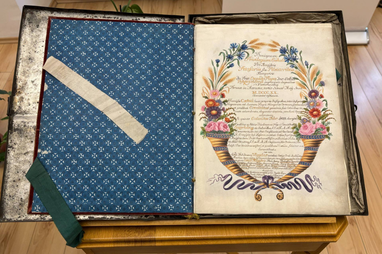 200 éves okirat került haza Pápára