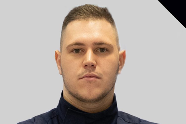 Meghalt a 8-ason elütött fiatal rendőr