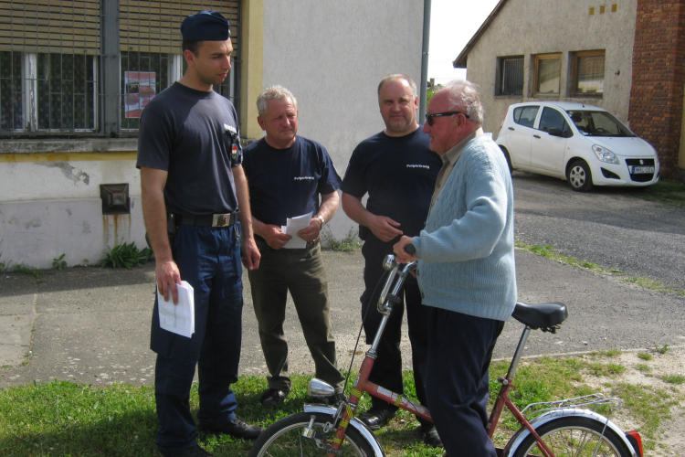 Mobil fogadóórát tart a rendőrség Pápán
