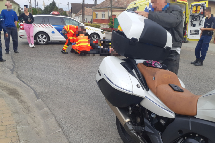Motoros baleset Mezőlakon! Egy ember megsérült