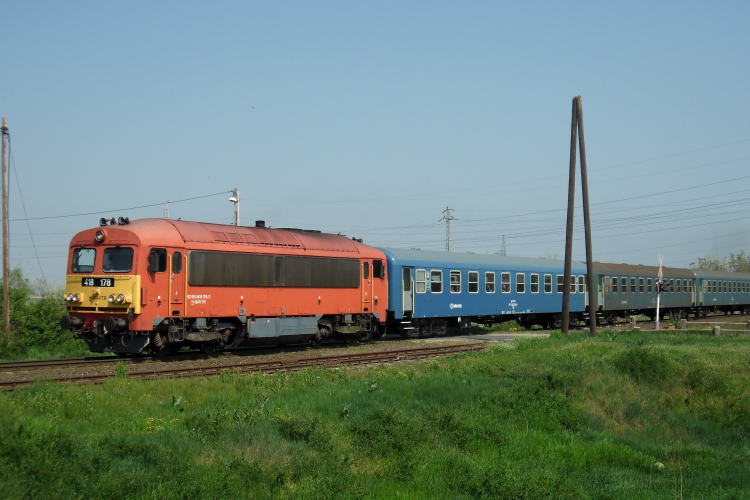 Halálra gázolt a vonat egy nőt Győrszabadhegyen