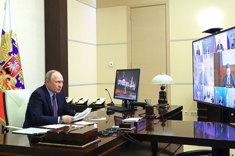 Putyin: Moszkva nem ellenzi Ukrajna uniós csatlakozását 