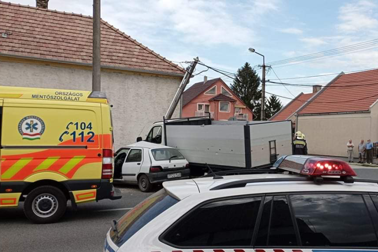 Baleset az Aradi utcán, teljes az útzár