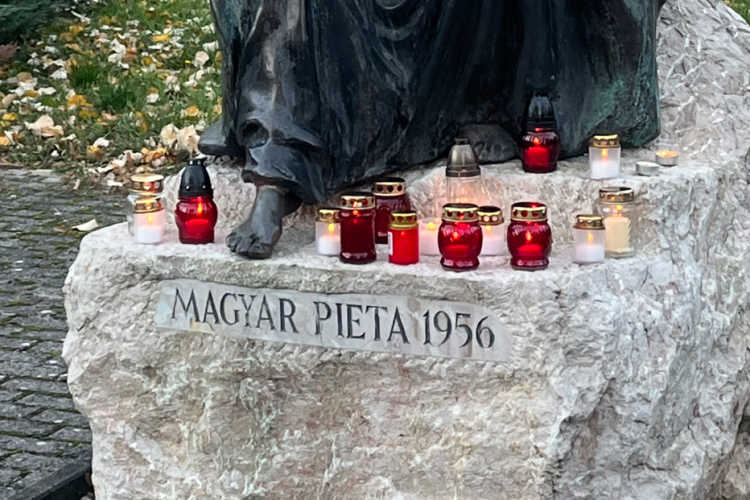 Az ellenzék és a Fidesz is megemlékezett a forradalom eltiprásáról