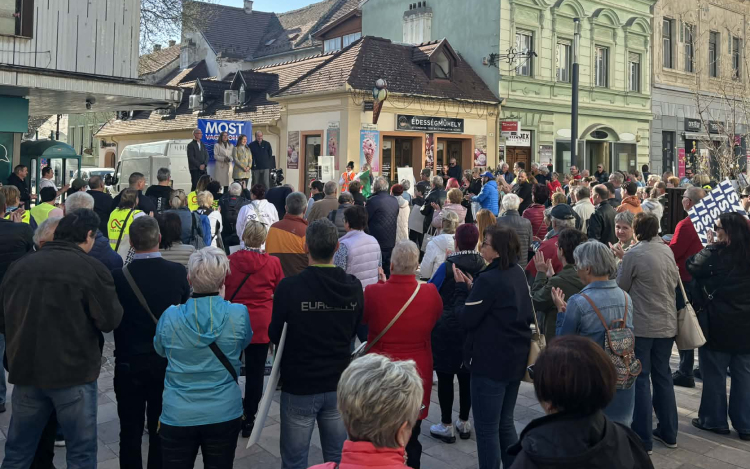 Tiszás egészségügyi fórum Pápán: százfős szakértőgárda készül az ágazat megújítására