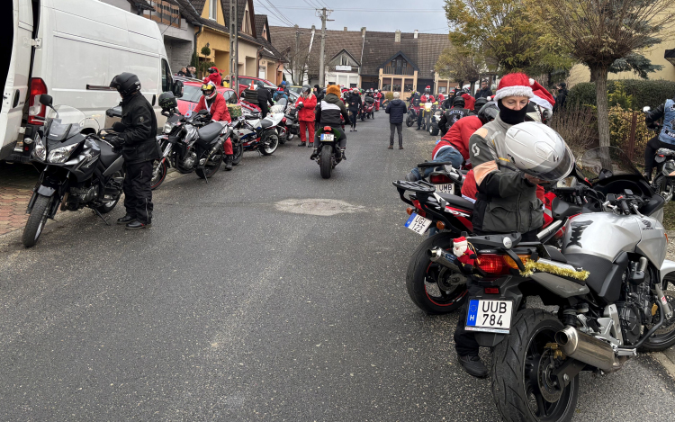 Csak 700 csomaggal lepik meg a gyermekeket a Motoros Mikulások