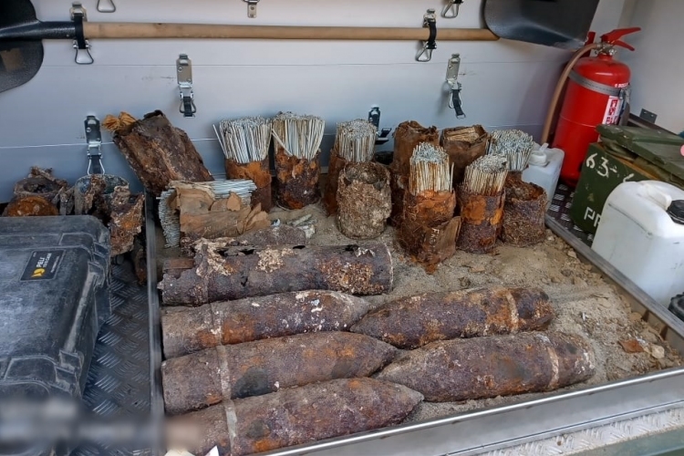 Csaknem 80 különböző robbanószerkezet került elő Budán