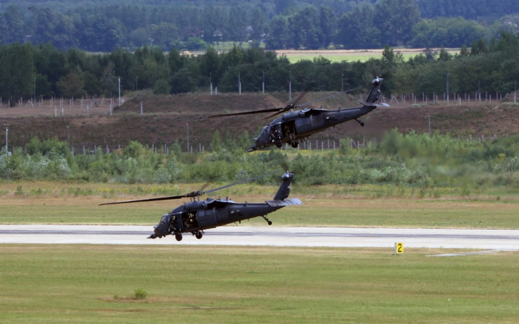 Jolly Vihar 24: újra Pápán az amerikai sólymok