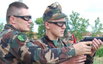 Katonai képzést indít gyerekeknek a Honvédelmi Minisztérium