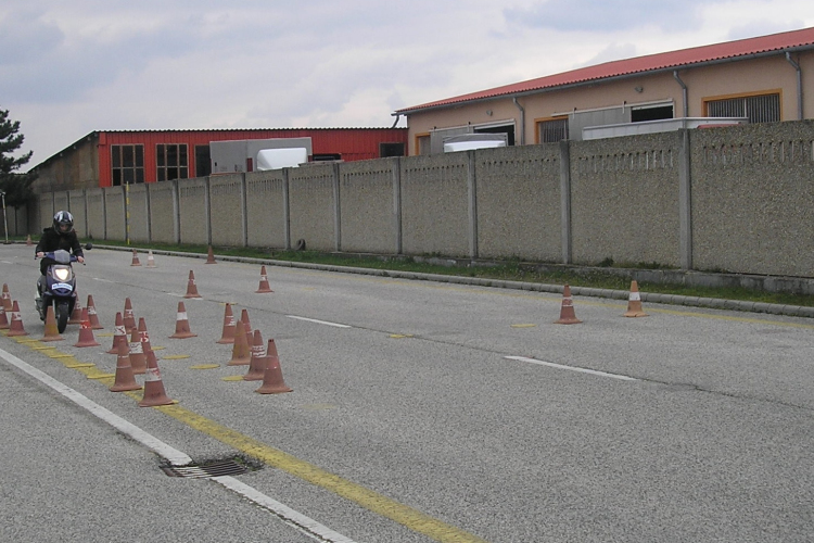 Középiskolások közlekedési vetélkedője Pápán