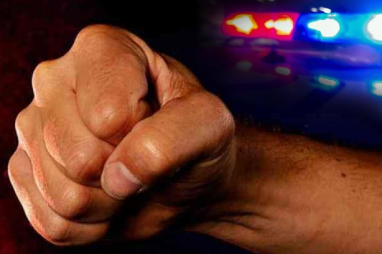 Parkolóban verekedett Pápán