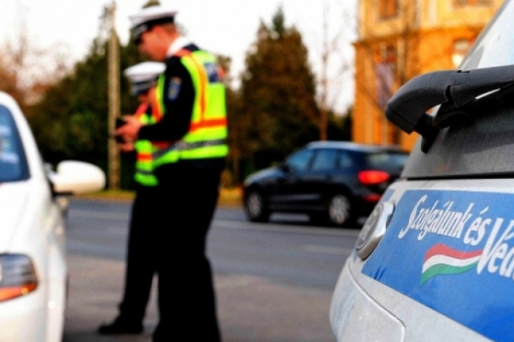 Elfogták a rendőrök az ittas és vezetéstől eltiltott férfit