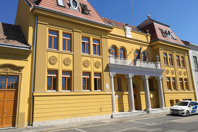 Babakocsiba rejtették a lopott árut az egyik pápai bevásárlóközpontban