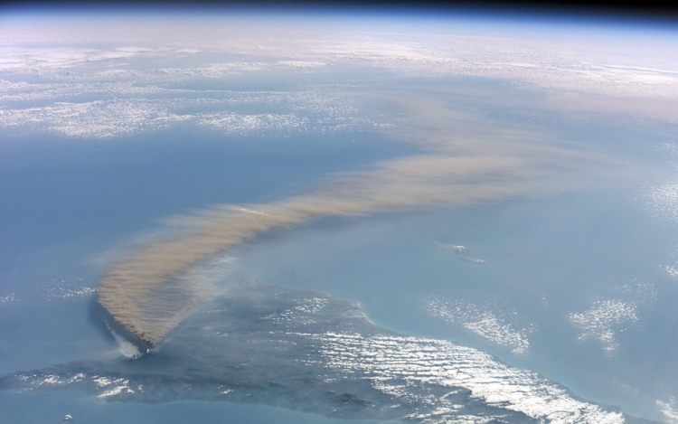 A hawaii Kilauea vulkán hamuját Mikronéziára sodorta a szél