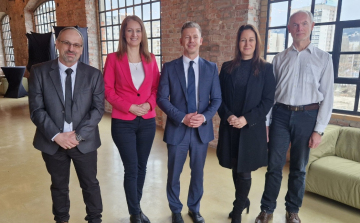 Ujvári Szilvia és Forsthoffer Ágnes személyes kapcsolatáról ír a kormánypárti sajtó