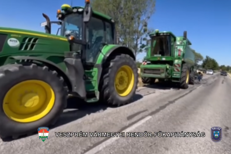 Sok a mezőgazdasági gép az utakon, óvatosan közlekedjünk